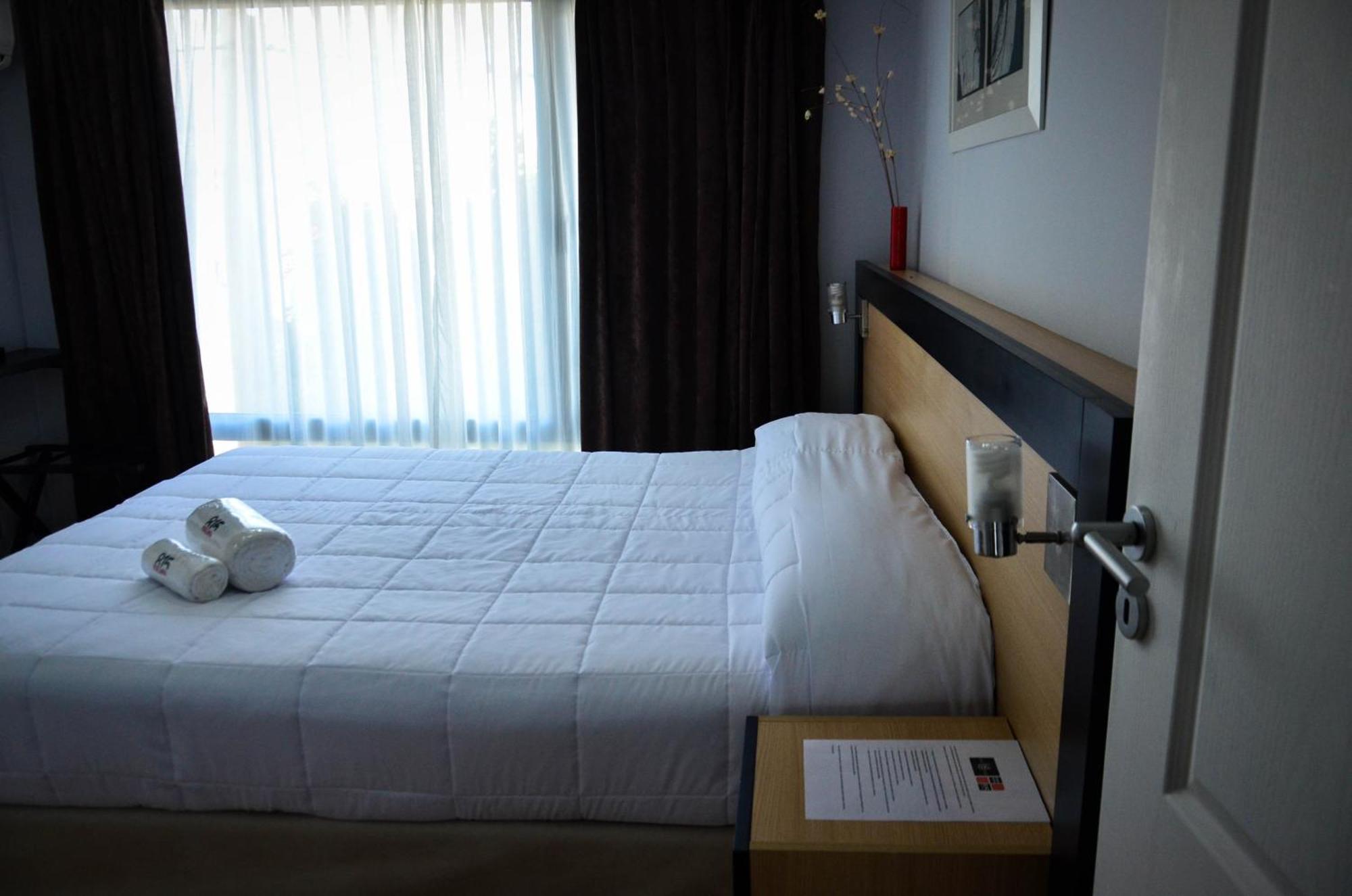 Apart Hotel Rivadavia 815 Neuquén Zewnętrze zdjęcie